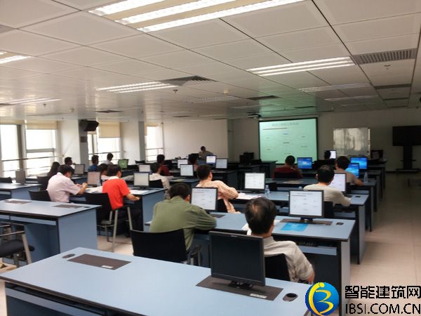 六度教育為廣東國稅系統(tǒng)提供機(jī)房內(nèi)訓(xùn)